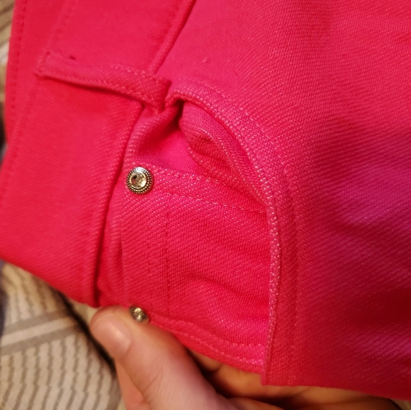 Bundle 3+ 5$ each Bright pink stretchy capris - Picture 4 of 6
